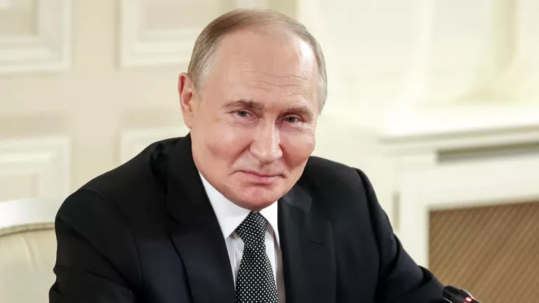 Путин о переговорах с Украиной: документы должна подписывать легитимная власть