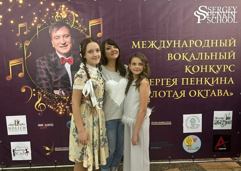 «Золотая октава»: новые высоты юных сланцевских вокалисток и преподавателей 