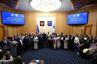 Ленинградская область отметила заслуги жителей перед регионом и страной