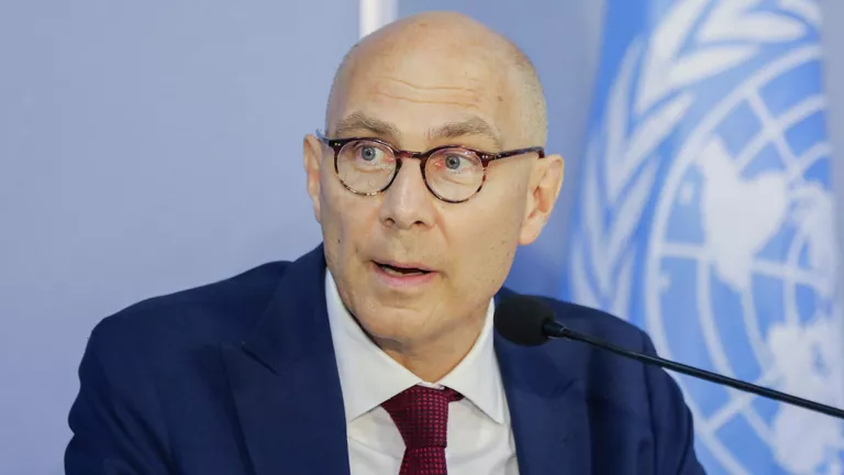 Фолькер Тюрк призвал Украину прекратить пытки российских военнопленных
