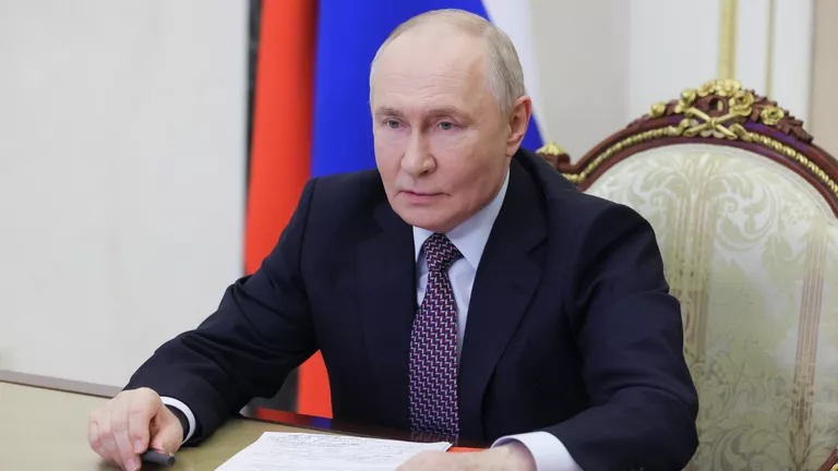 Сечин, Миллер, Алекперов участвуют в совещании по обеспечению рынка РФ топливом