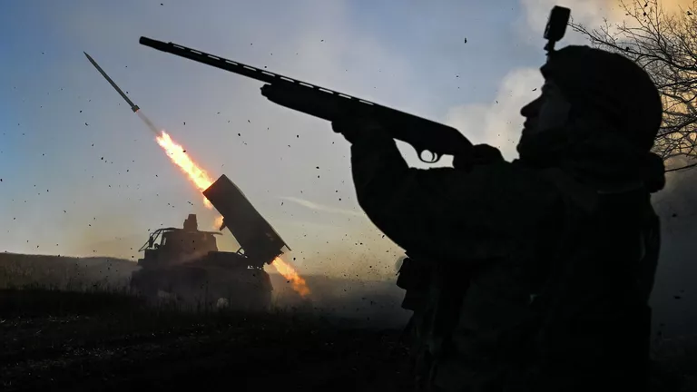 МО: ВС РФ нанесли поражение месту хранения ракет "Фламинго" и авиатехнике ВСУ