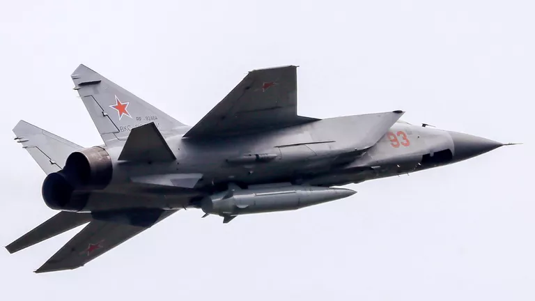 ВС России нанесли удар возмездия ракетами "Кинжал" по предприятиям ОПК Украины