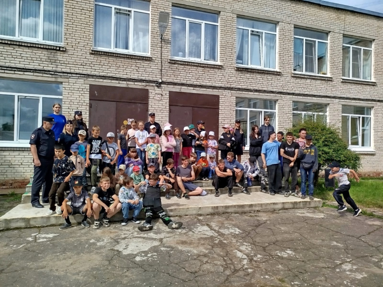 Со стражем порядка – зарядка