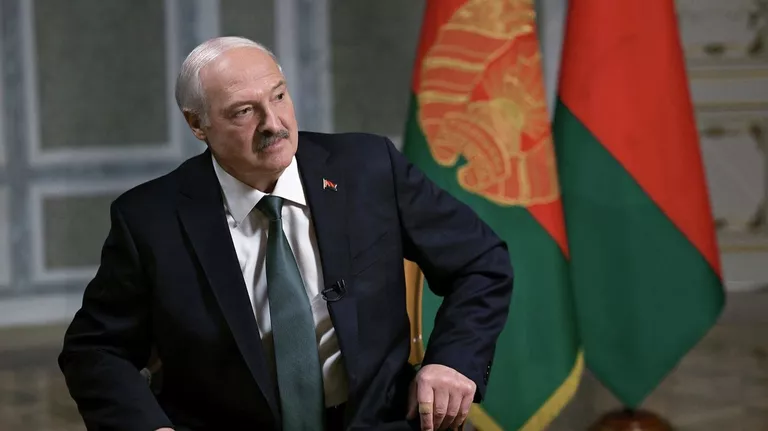 Лукашенко объяснил резкий ответ Зеленскому его угрозами и попыткой провокации