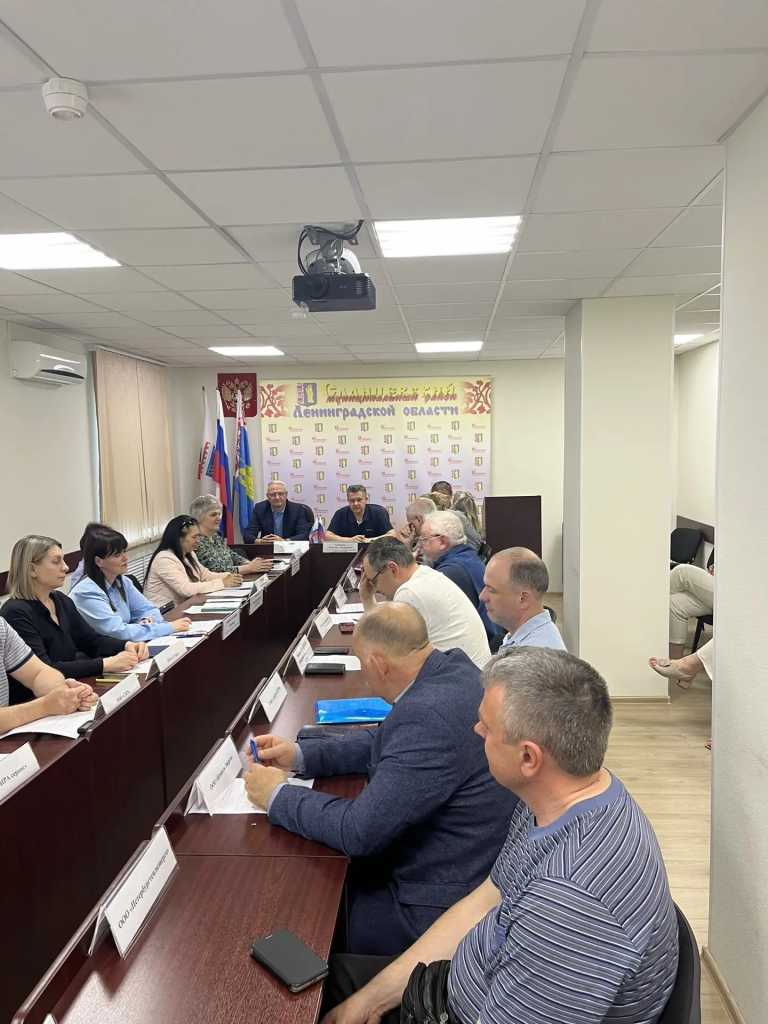 СЛАНЦЫ: Продолжается подготовка к следующему отопительному сезону.   