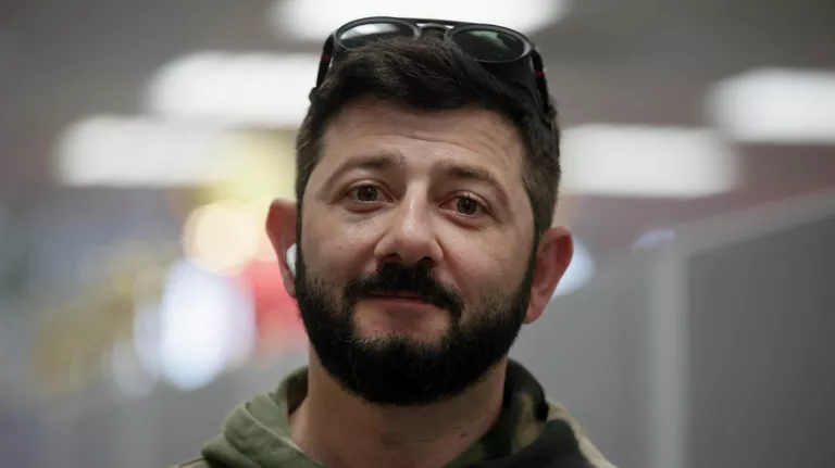 Галустян, назвав полной неожиданностью свое попадание под санкции ЕС, ответил остроумно