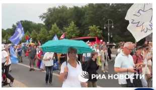 Жители Берлина вышли на антивоенную демонстрацию с призывом к миру с Россией