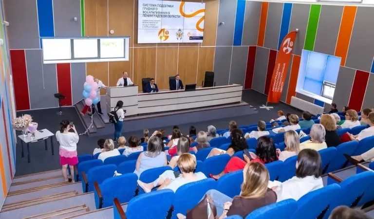 Грудное вскармливание — это лучшее питание для новорождённого