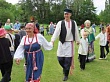 На празднике в честь Дня России в Парке культуры и отдыха водили хоровод единства, мастерили куклу-кувадку, дружно пели, танцевали и играли в народные игры!